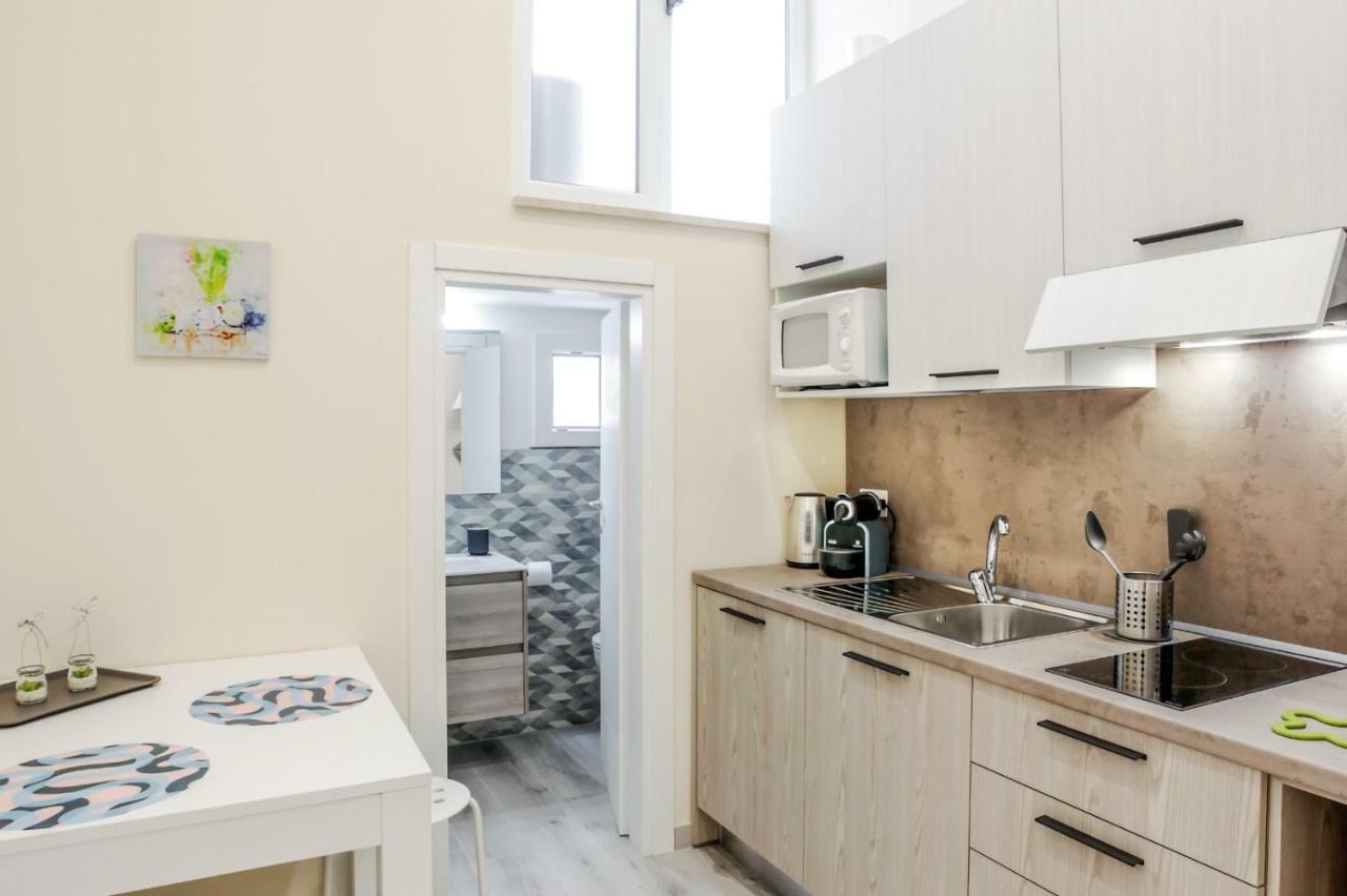 Bari Centrale Railway Station Apartment מראה חיצוני תמונה