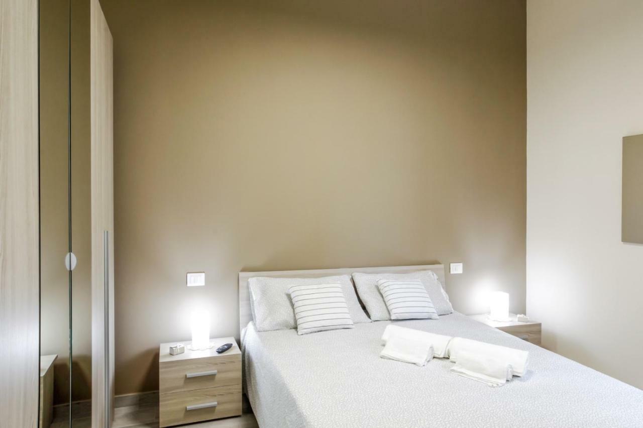 Bari Centrale Railway Station Apartment מראה חיצוני תמונה