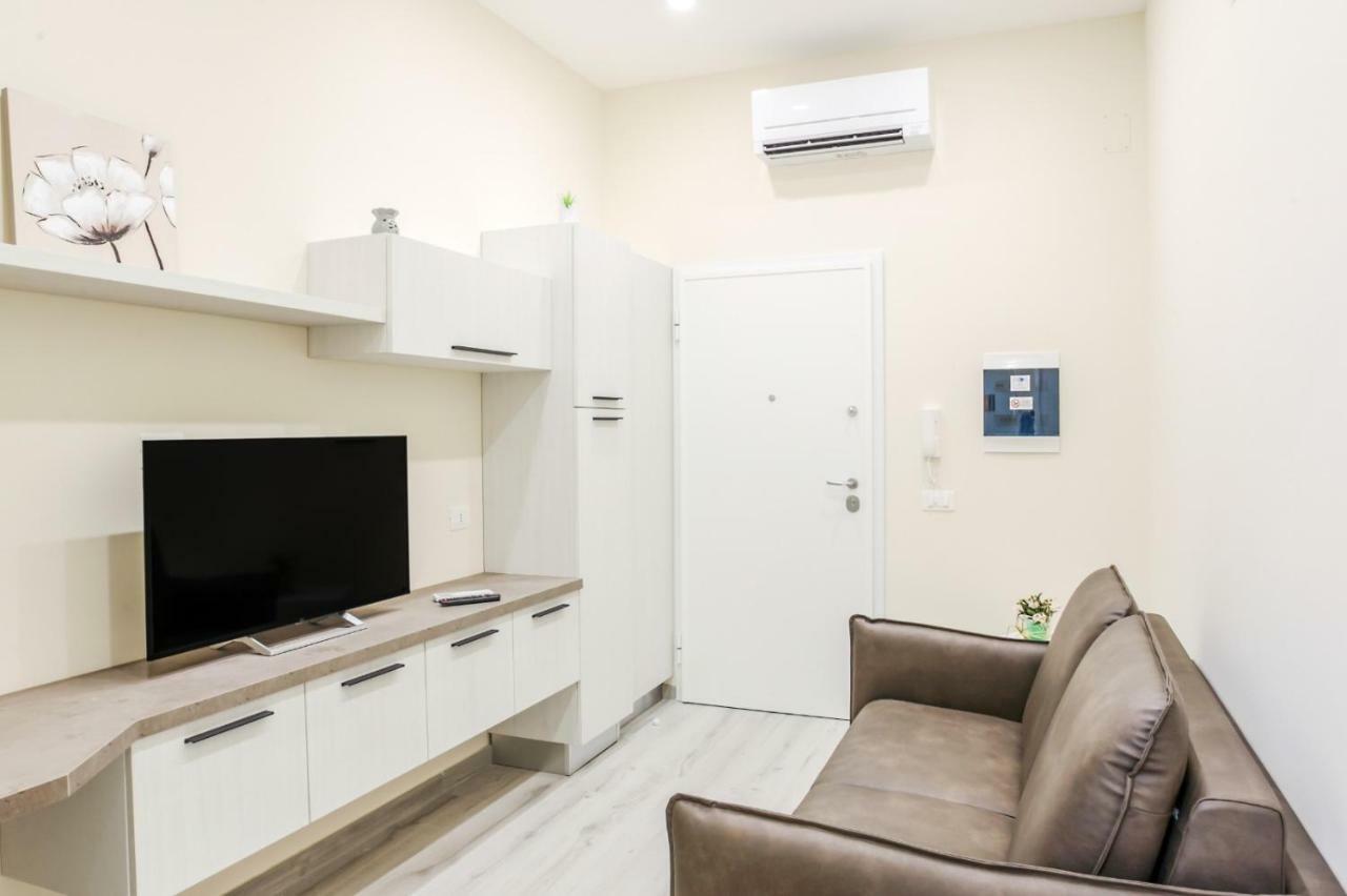 Bari Centrale Railway Station Apartment מראה חיצוני תמונה