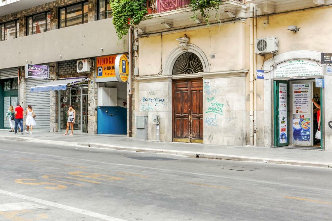 Bari Centrale Railway Station Apartment מראה חיצוני תמונה