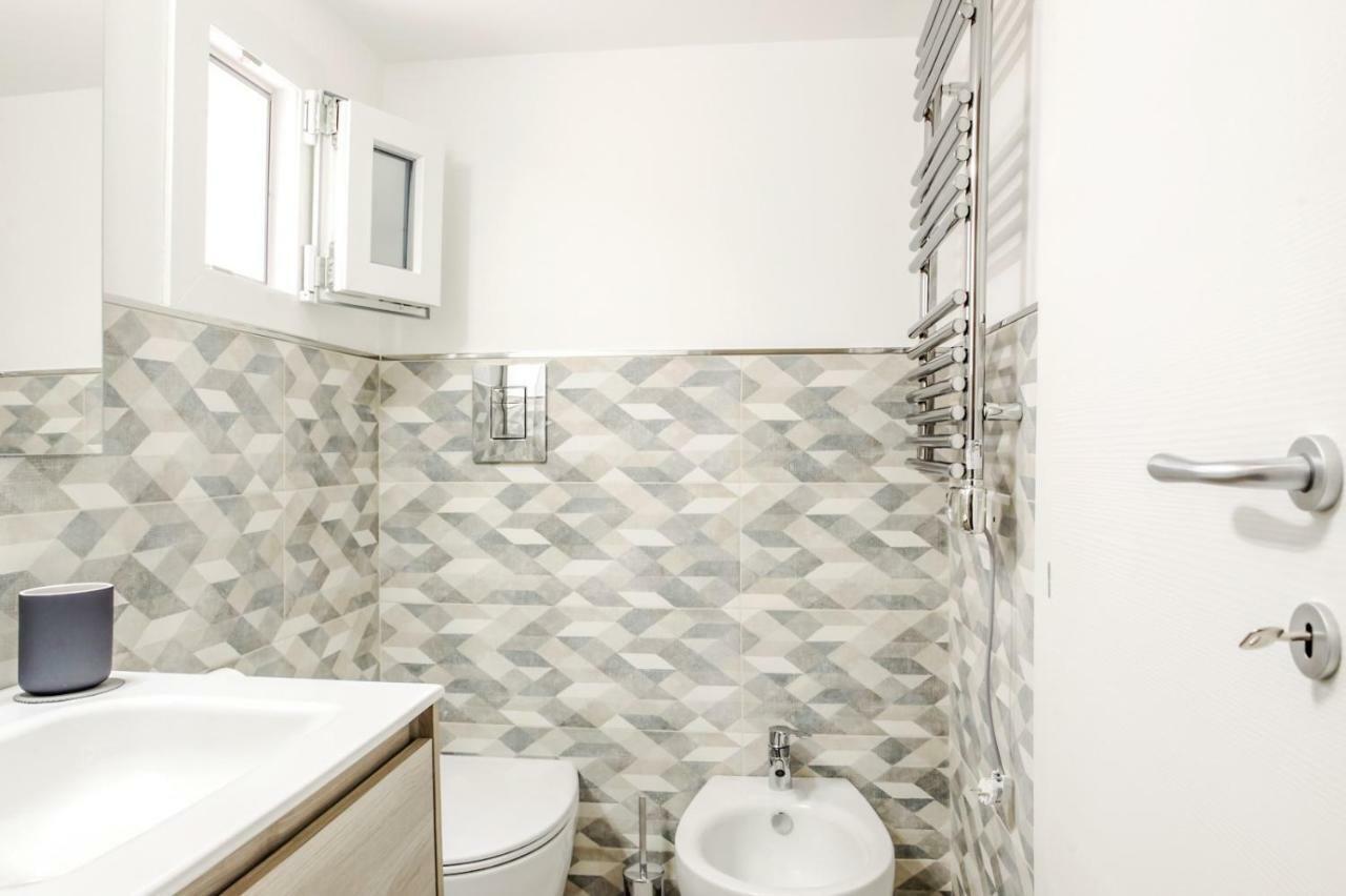 Bari Centrale Railway Station Apartment מראה חיצוני תמונה