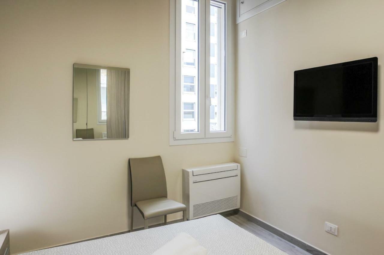 Bari Centrale Railway Station Apartment מראה חיצוני תמונה