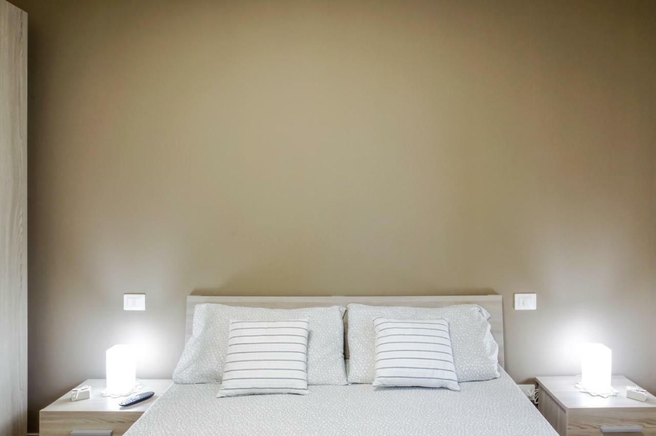Bari Centrale Railway Station Apartment מראה חיצוני תמונה