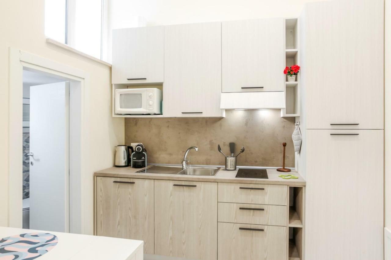 Bari Centrale Railway Station Apartment מראה חיצוני תמונה