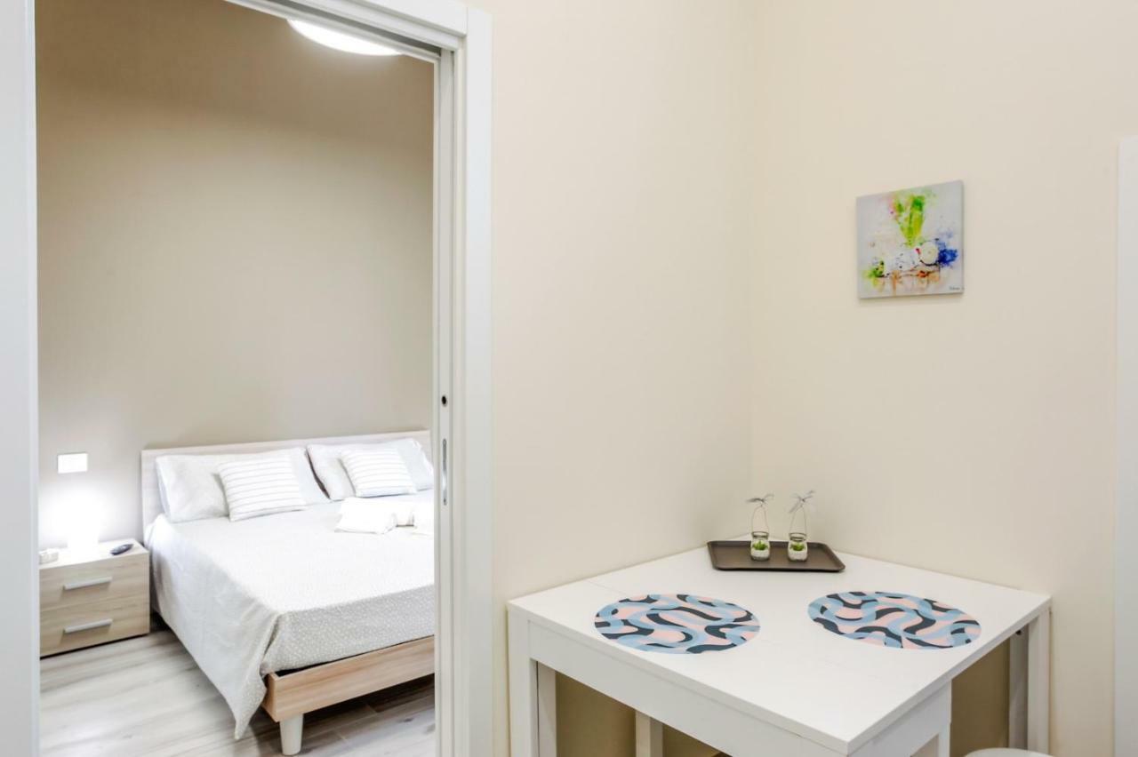 Bari Centrale Railway Station Apartment מראה חיצוני תמונה